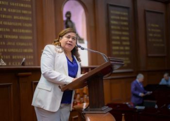 Propone Belinda Iturbide visibilizar a los trabajadores del Congreso de Michoacán
