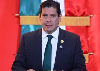 Propone Ernesto Núñez Aguilar iniciativa contra el ejercicio ilegal de la medicina