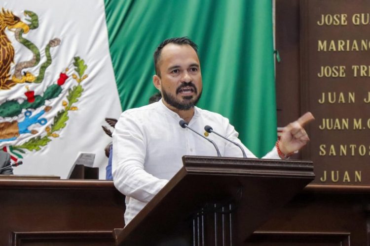 Que nuestro guía sea el amor al pueblo y no el miedo a él: Hugo Rangel