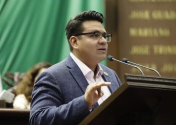 Toño Carreño presenta iniciativa a favor del campo michoacano