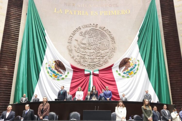 El Pleno de la Cámara de Diputados guardó minuto de silencio en memoria de Carlos Manzo, alcalde de Uruapan