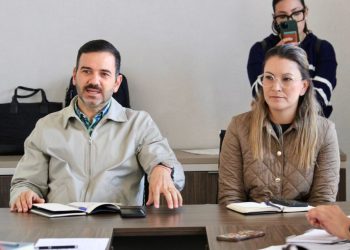 Yankel Benítez mantiene mesa de trabajo con vecinos de Ríos Mexicanos