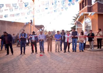 Entregan la calle Eréndira en Zirahuén: un compromiso cumplido por la presidenta Dayana Pérez Mendoza