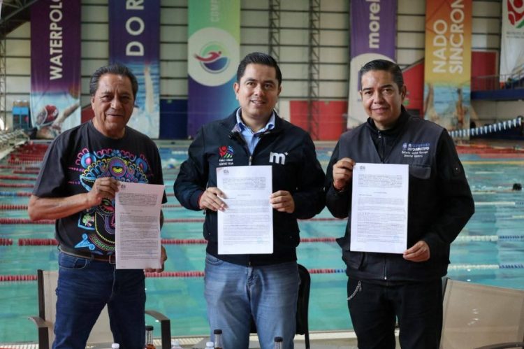 Firman AMIPAC e Imcufide convenio para impulsar el deporte con el gremio periodístico