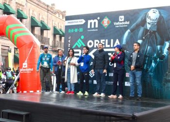 Yankel Benítez da banderazo al “Morelia Bike Marathon 2025”