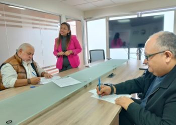 Listas las banderas rojinegras para ser desplegadas el próximo 18 de noviembre sobre las instalaciones de la UMSNH: SUEUM