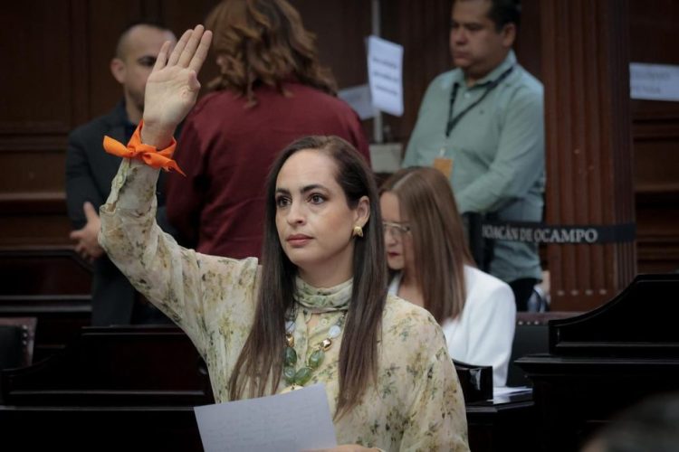 Sandra Arreola reconoce la importancia de fortalecer la estrategia de seguridad en Michoacán