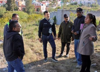 Yankel Benítez Silva encabeza intervención de terreno baldío en Villas del Sur