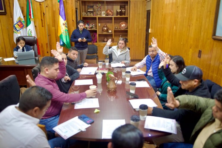 Aprueba Cabildo de Salvador Escalante acuerdo sobre autogobierno de Opopeo; Dayana Pérez reafirma compromiso con la legalidad