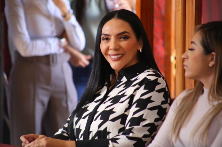 Adriana Campos destaca la importancia de comprender la realidad de los hogares michoacanos