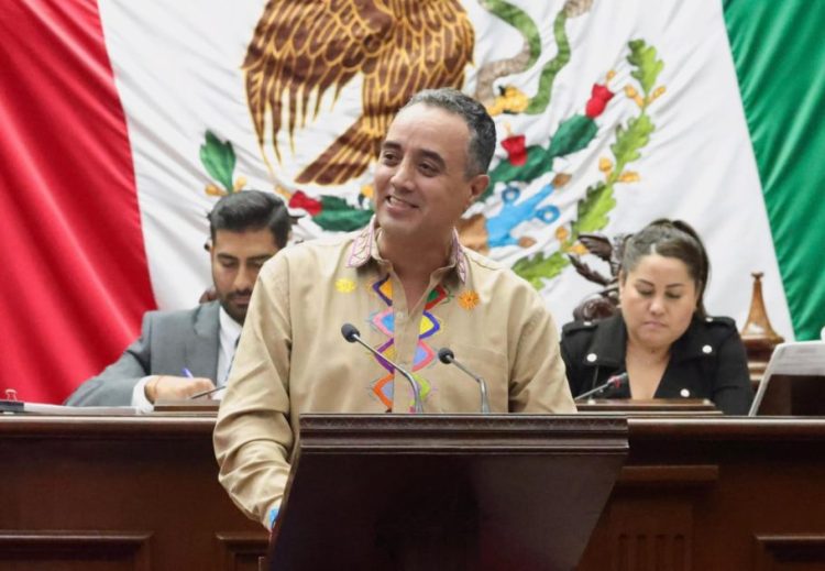 La reforma que garantiza justicia patrimonial a quienes sostienen el hogar es celebrada por Juan Pablo Celis