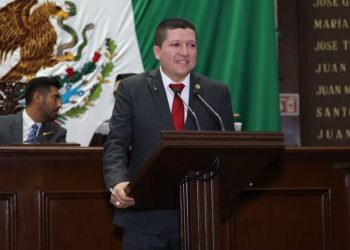 Vicente Gómez presenta iniciativa para regular, reciclar y reutilizar la basura electrónica
