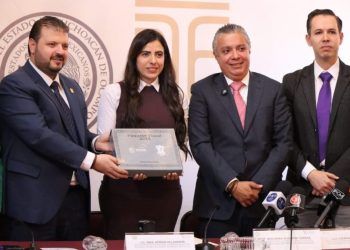 ”Cuidaremos que presupuesto se ejerza con responsabilidad”, resalta Presidenta del Congreso al recibir Paquete Fiscal 2026