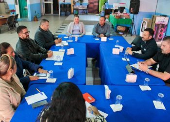 Yankel Benitez y directivos del Mercado de Abastos afinan detalles para actividades decembrinas