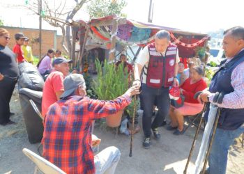 Barragán continúa llevando Mano a Mano Camina Seguro a quienes más lo necesitan