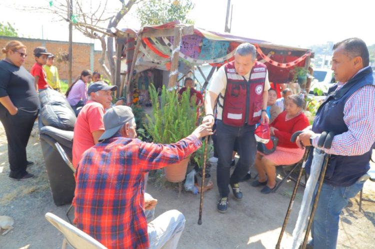 Barragán continúa llevando Mano a Mano Camina Seguro a quienes más lo necesitan