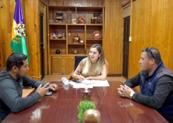 Dayana Pérez Mendoza se reúne con encargados del orden de Agua Verde para reforzar acciones comunitarias