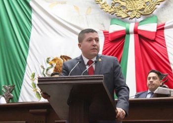 Vicente Gómez presenta iniciativas para dotar de atribuciones al Congreso y a los gobiernos municipales para el reciclaje de la basura electrónica