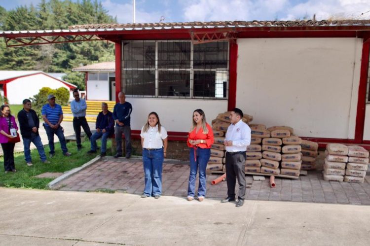 Dayana Pérez Mendoza fortalece infraestructura del CECATI 166