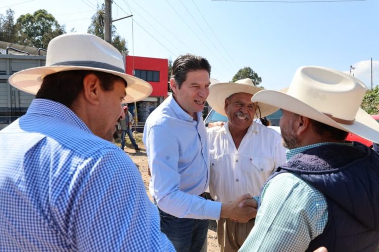 Expresa Alfonso Martínez su solidaridad a productores del área rural