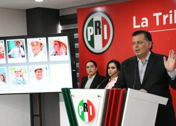 El bloqueo de carreteras es evitar traslado de acarreados al Zócalo: Memo Valencia