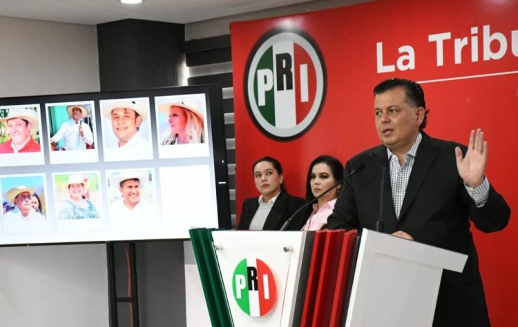 El bloqueo de carreteras es evitar traslado de acarreados al Zócalo: Memo Valencia