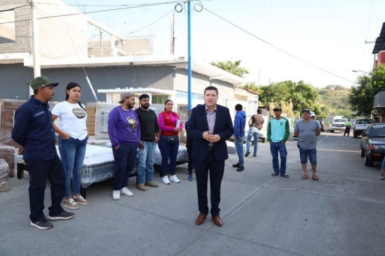 En el distrito XIX, sigue entrega de apoyos subsidiados del Diputado Vicente Gómez Núñez