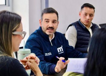 Yankel Benítez da seguimiento a proceso de regularización de colonia 13 de Abril