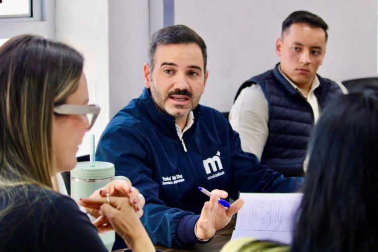 Yankel Benítez da seguimiento a proceso de regularización de colonia 13 de Abril