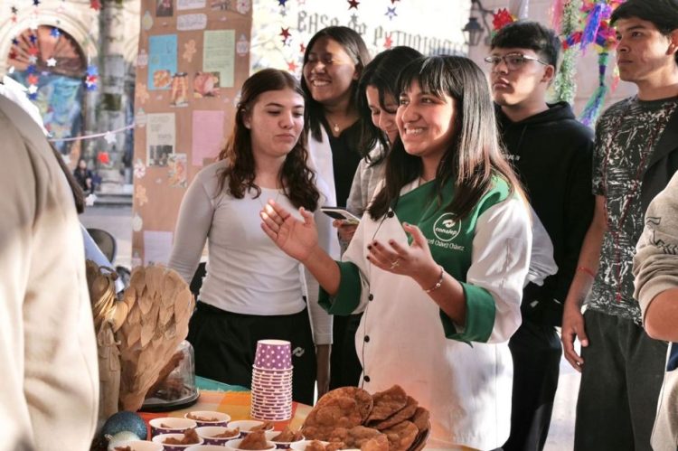 Estudiantes de Conalep Morelia realizaron muestra gastronómica navideña