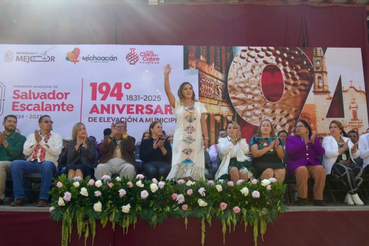 Dayana Pérez fortalece identidad y gobernabilidad a  Salvador Escalante en masiva conmemoración del 194 aniversario como municipio