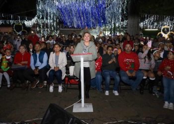 Celebró Quiroga una noche llena de luz y tradición con su Desfile y Caravana Navideña 2025