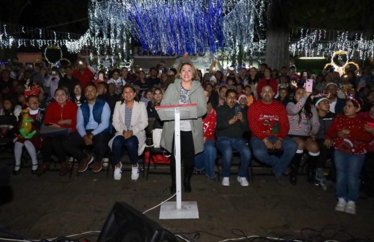 Celebró Quiroga una noche llena de luz y tradición con su Desfile y Caravana Navideña 2025