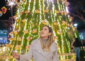 Santa Clara del Cobre vive una noche llena de luz y tradición con el encendido del árbol navideño: Dayana Pérez