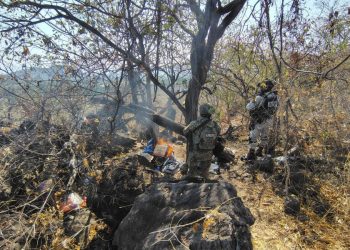 Ahora desactivan 15 artefactos explosivos y destruyen campamento clandestino en Apatzingán