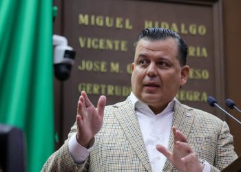 Defiende Memo Valencia el jaripeo y cabalgatas ante la prohibición en la Constitución