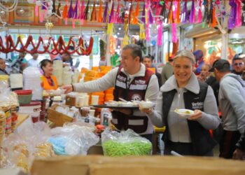 En la celebración de 59 años del mercado Independencia, J. C. Barragán exige mayor atención a este centro de abastecimiento de alimentos