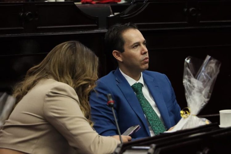 Invita Alfredo Anaya Orozco a aprovechar estímulos fiscales del 2026 en Michoacán