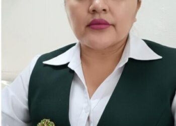 Conalep premia el mérito profesional de enfermería con la entrega de la Presea Adela Velarde