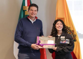 Agradece estudiante moreliana apoyo de Alfonso Martínez para obtener primer lugar en la NASA