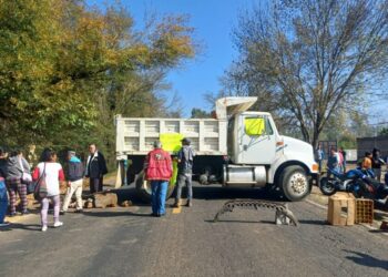Escala conflicto por autogobierno en El Calvario; habitantes bloquean carreteras y toman edificios públicos en Quiroga