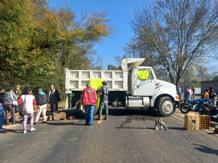 Escala conflicto por autogobierno en El Calvario; habitantes bloquean carreteras y toman edificios públicos en Quiroga