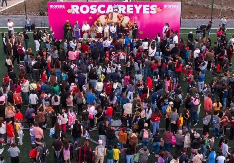 Miles de niños celebran Reyes con Gladyz Butanda en Villas del Pedregal