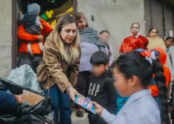 Dayana Pérez Mendoza refrenda su compromiso con la niñez durante visita a Opopeo