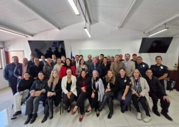 “Amigos Empresarios de Michoacán” dona equipo a Bomberos Voluntarios