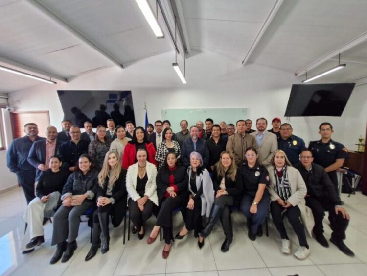 “Amigos Empresarios de Michoacán” dona equipo a Bomberos Voluntarios