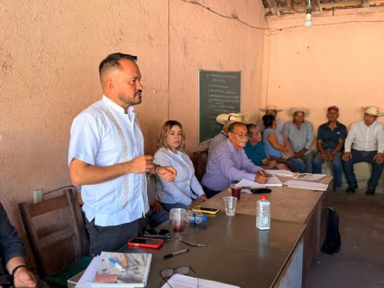 Hugo Rangel respalda demanda histórica de ejidatarios en Nocupétaro