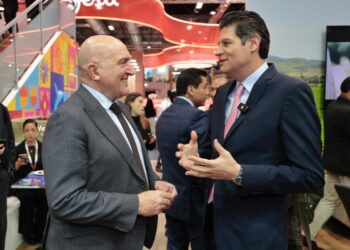 Se reúne Alfonso Martínez con don Jesús Julio Carnero, alcalde de Valladolid