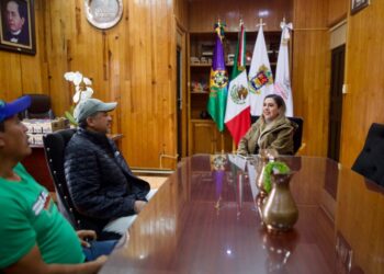 Dayana Pérez Mendoza fortalece el diálogo con representantes ejidales de Santa Rosa