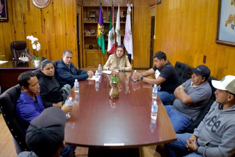 Dayana Pérez Mendoza fortalece el diálogo con autoridades de Zirahuén
